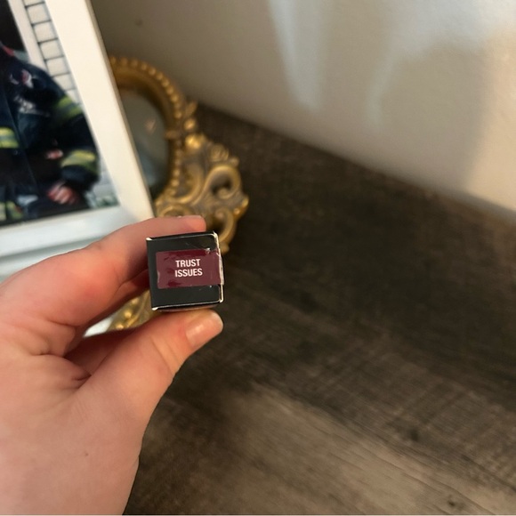 ANASTASIA BEVERLY HILLS LIQUID LIPSTICK shadetrust issues FULL SIZE new in box - Picture 3 of 3